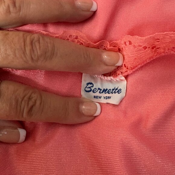 Vintage Bernette New York Pink Nightgown Womens Size Med Embroidered Lace Ruffle - Picture 5 of 6